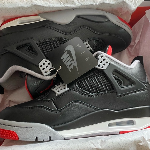 Air Jordan bred 4s - Picture 9 of 9